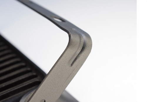 Укрепленная монтажная скоба с ребром жесткости