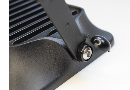 Пластиковая заглушка на боковых болтах